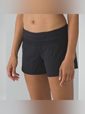 Lululemon Run Times Short 4” in Black Size 6